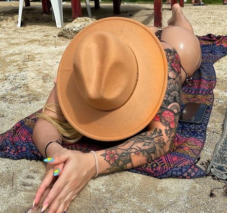 estaosorioxx art model photo