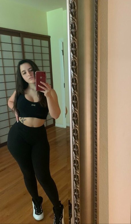 Susannah star top picture