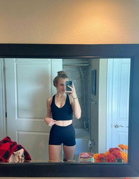 yourgirlzoey pretty actress pictures