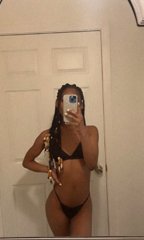 Urfavgirlfriend porn model picture