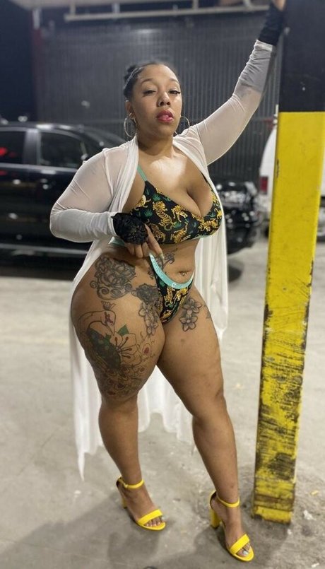 twounique87 nude star picture