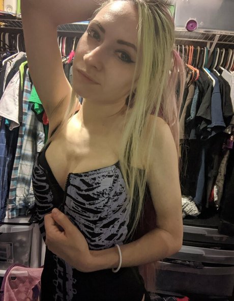 leenamouz xxx star gallery