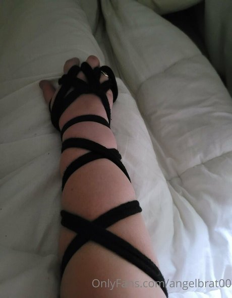 angelbrat00 pornstar naked image