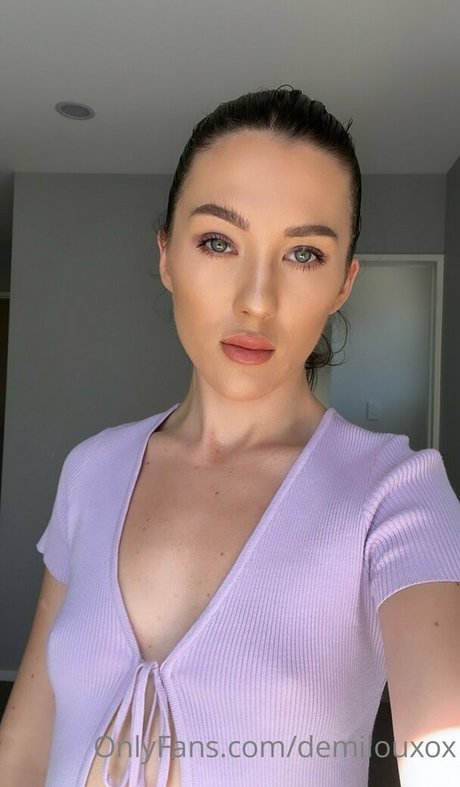 demilouxox pornstar naked picture