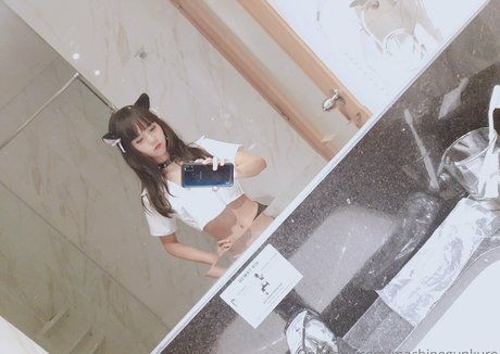 Machinegunkuro star erotic photos