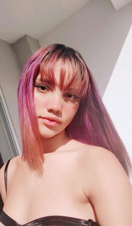 nin lala pornstar nude image