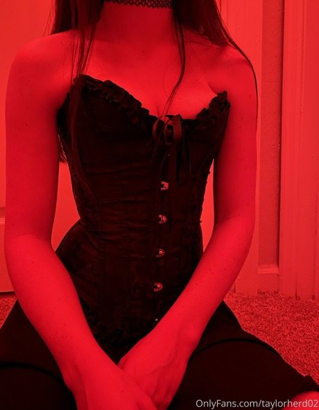 taylorherd02 beautiful model photos