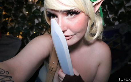 tofux gaming nude pornstar image