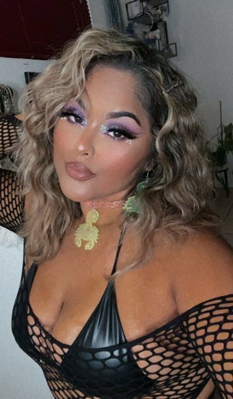 fettupwithlex naked star pictures