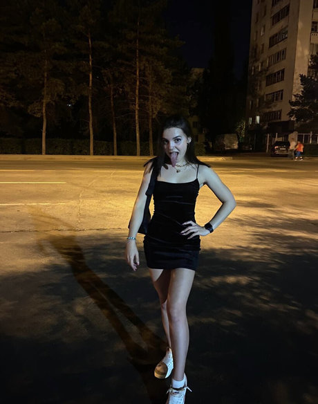 Radmila Maro erotic actress pictures