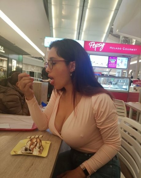 Vivi Becerra pornstar naked img