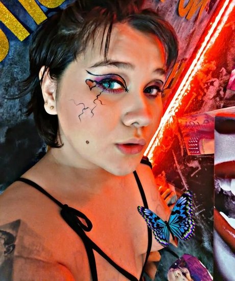 laura takint porn model picture