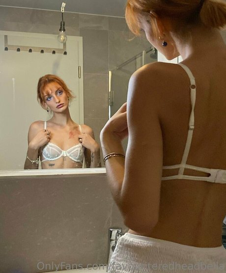 favouriteredheadbella beautiful actress picture