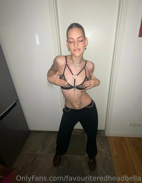 favouriteredheadbella high quality model img