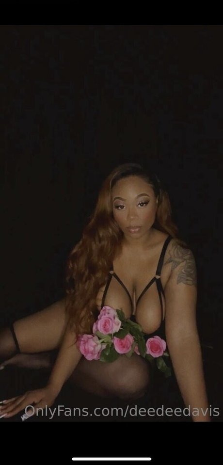 Dee Dee Davis model pretty img