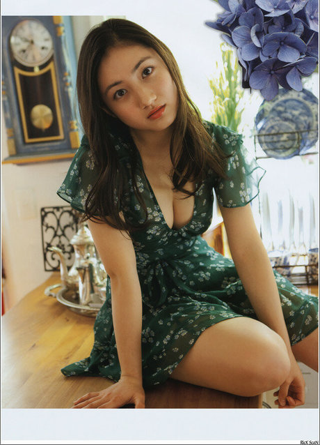 Saaya Irie perfect star photos