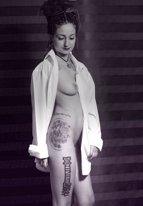 Yagmur Simsek pretty model image