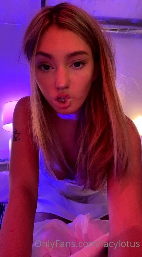 lacylotus model top galleries