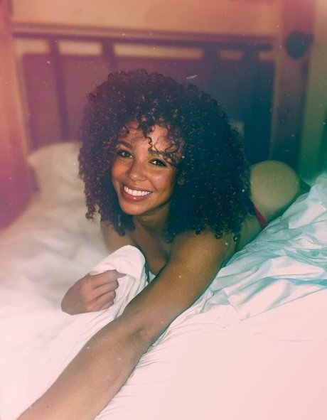 MariposaBohemia top model image