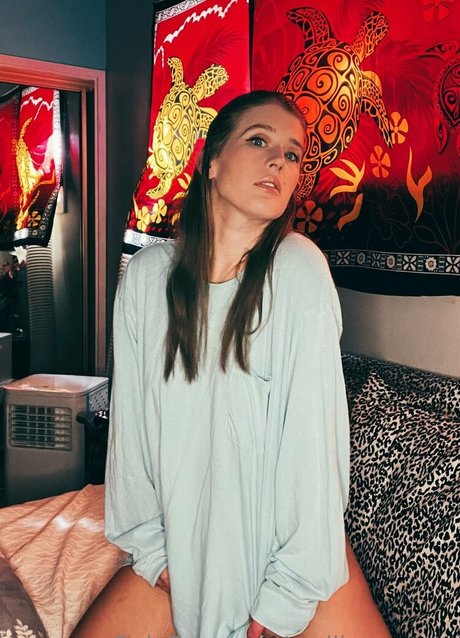 emilia muunn model xxx pics