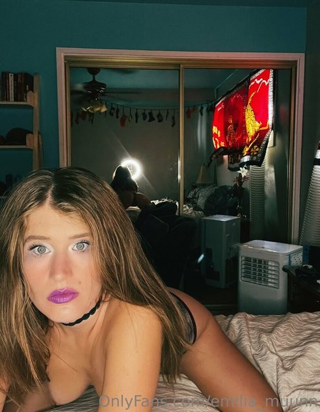 emilia muunn model xxx photo