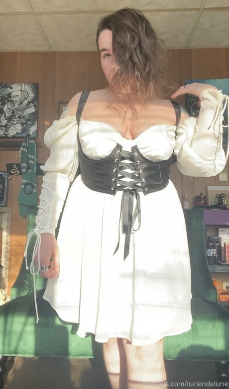 luciendelune model picture