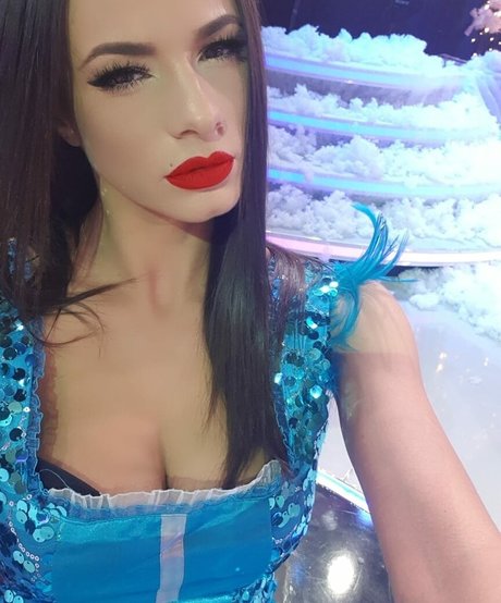 AndreeaNicoletaDinu star high quality images