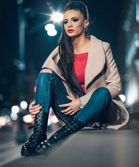 AndreeaNicoletaDinu erotic model pic