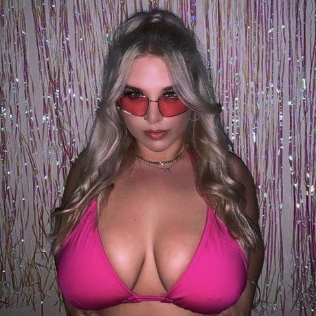 Sierra K pornstar exclusive image