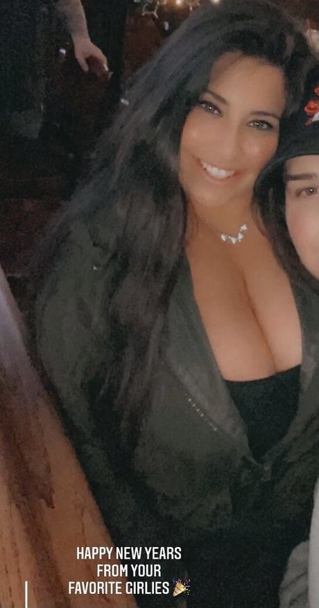 Vanessa Romero hot star pics