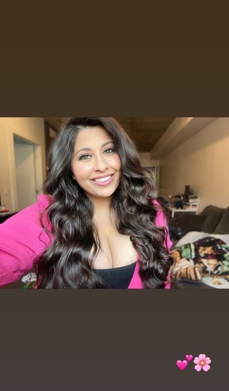 Vanessa Romero pretty actress pictures