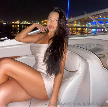 youngalphagoat top model img