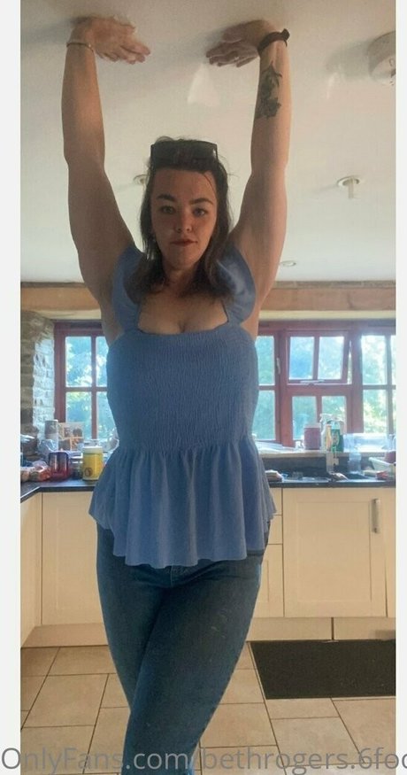 amazonbeth 6foot6 star sexy photos