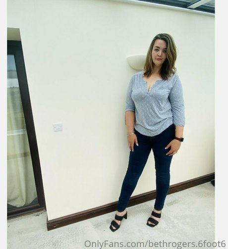 amazonbeth 6foot6 porn model picture