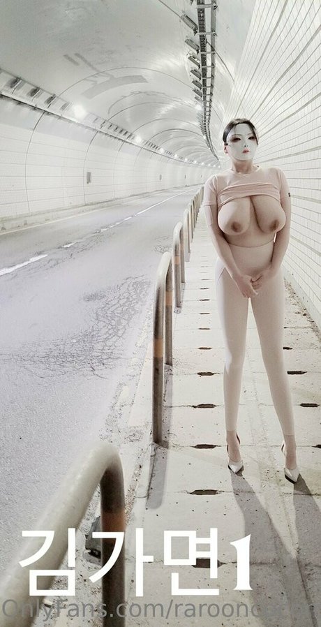 maskkim hot actress photo