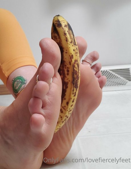 lovefiercelyfeet exclusive actress photo