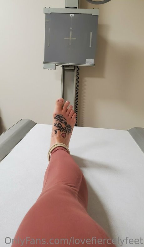 lovefiercelyfeet model art pics