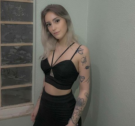 Daphne Palumbo nudes model images