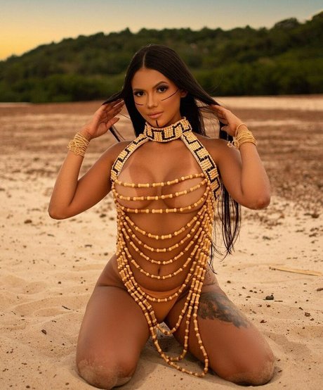 Karol Lima art model image