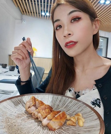 Avrillee999k high quality star image