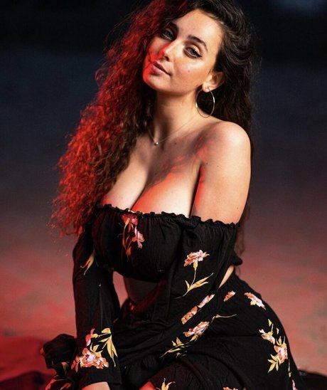 Chloe M nudes actress galleries