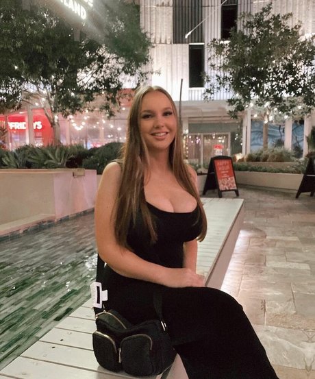 Ella B free pornstar pic