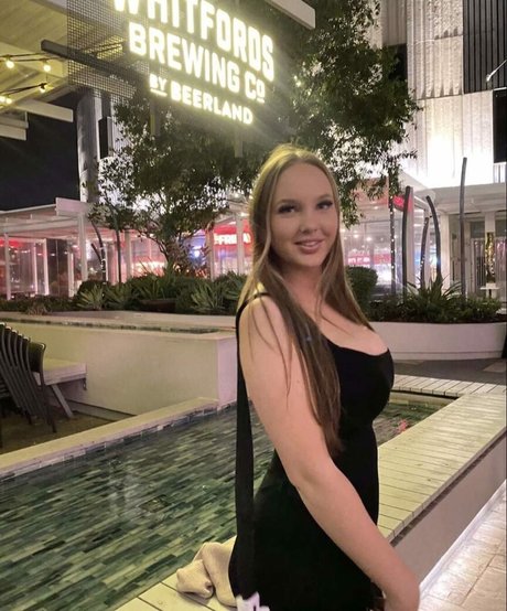 Ella B pornstar sexy images