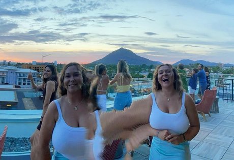 Julia G star sexy images