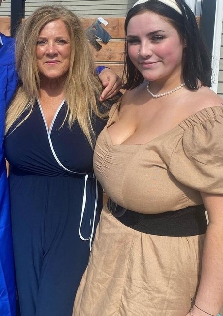 Kenzie A naked star img