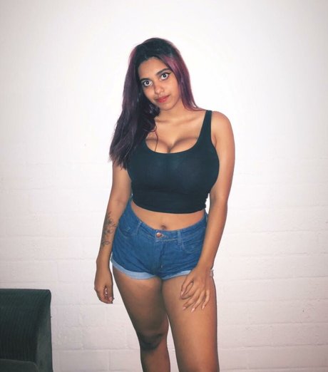 Mayellen model free photos