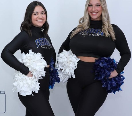 Livipip sexy model pictures