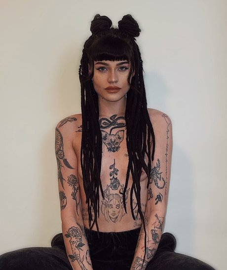 Steffiebluee erotic actress picture