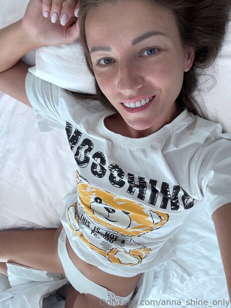 anna shine only model pretty picture