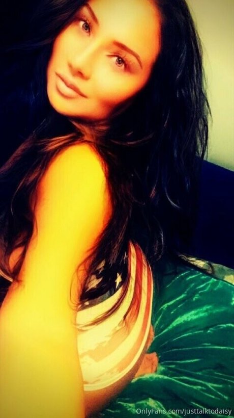 justtalktodaisy pornstar top photo